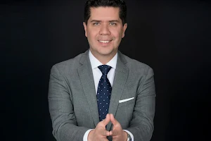 Dr. Raúl Pérez Cerezo. Cirujano Plástico. image