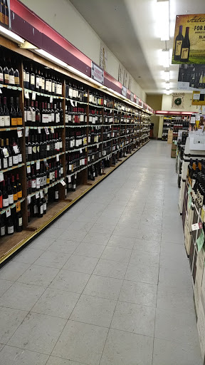 Liquor Store «West Ridge Wine and Liquor», reviews and photos, 630 W Ridge Rd, Rochester, NY 14615, USA