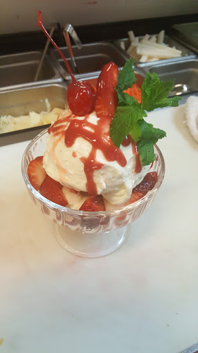 Movie Theater «Landmark Renaissance Cinema», reviews and photos, 1850 2nd St, Highland Park, IL 60035, USA