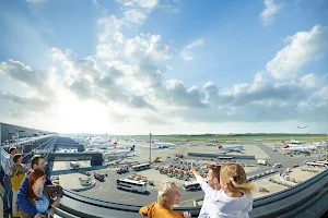 Besucherterrasse Flughafen Wien image