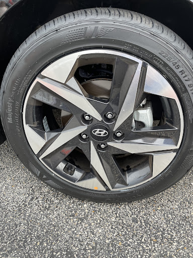 Tire Shop «Discount Tire Store - Orlando, FL», reviews and photos, 986 N Semoran Blvd, Orlando, FL 32807, USA