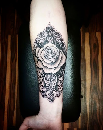 Explore live free or die tattoo ideas, creative tattoo ideas in Orange Park, available at Big City Tattoo and Piercing