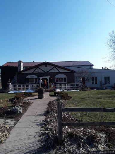 Winery «Honeymoon Trail Winery», reviews and photos, 4120 Ridge Rd, Lockport, NY 14094, USA