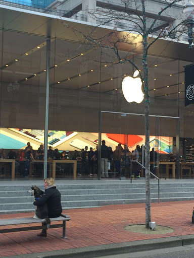 Computer Store «Apple Pioneer Place», reviews and photos, 450 SW Yamhill St, Portland, OR 97204, USA