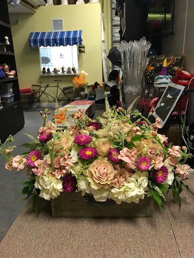 Florist «Flowers By Pouparina», reviews and photos, 7701 W 26th Ave #7, Hialeah, FL 33016, USA