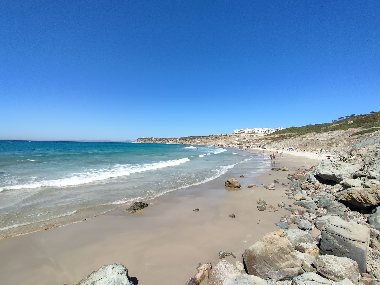 Foto von Plage Mrisat mit beiger sand Oberfläche