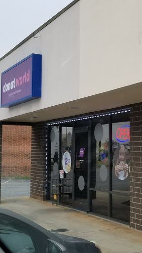 Donut Shop «Donut World», reviews and photos, 2509 Battleground Ave, Greensboro, NC 27408, USA