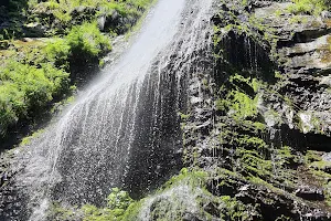 Yalyn waterfall image