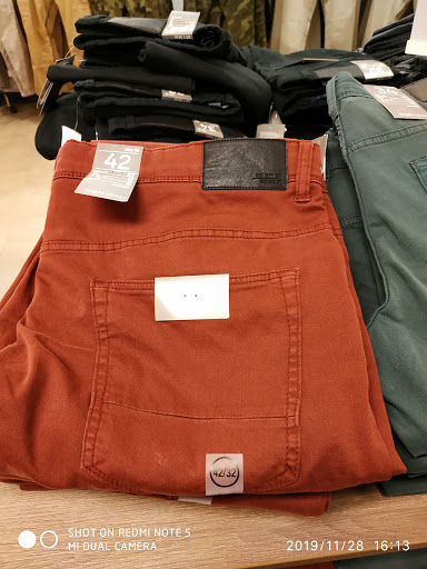 Stores to buy men's sweatpants Stuttgart