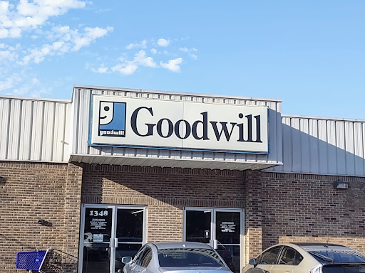 Batesville Goodwill Store, 1348 State Rd 46, Batesville, IN 47006, USA, 
