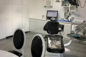 Dr Philippe Koskas Dentiste Issy-les-Moulineaux Implant dentaire 92 image