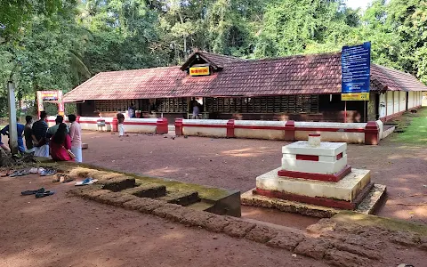 Chirakka Kavu Bhaghavathi Temple image