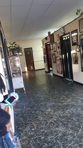 Tattoo Shop «West Haven Extreme Tattoo», reviews and photos, 746 Campbell Ave, West Haven, CT 06516, USA