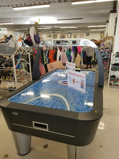 Thrift Store «William Temple House Thrift Store», reviews and photos, 2230 NW Glisan St, Portland, OR 97210, USA