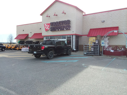 Home Improvement Store «Tractor Supply Co.», reviews and photos, 13500 Benns Church Blvd, Smithfield, VA 23430, USA