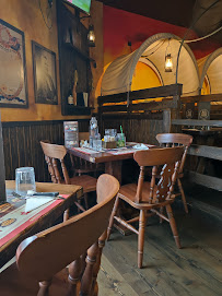 Atmosphère du Restaurant de grillades à l'américaine Old Wild West à Torcy - n°3