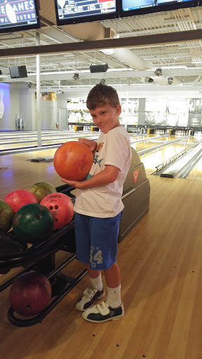 Restaurant «The Lanes Bowl & Bistro», reviews and photos, 9 Greene Street, Mashpee, MA 02649, USA