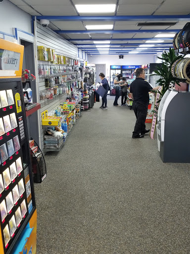 Car Wash «Galleria Car Wash», reviews and photos, 5720 San Fernando Rd, Glendale, CA 91202, USA