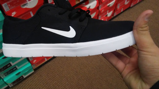 Shoe Store «Famous Footwear», reviews and photos, 32 Main Ave, Clifton, NJ 07014, USA