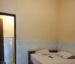 OYO 2011 Hotel Mekar Sari photo