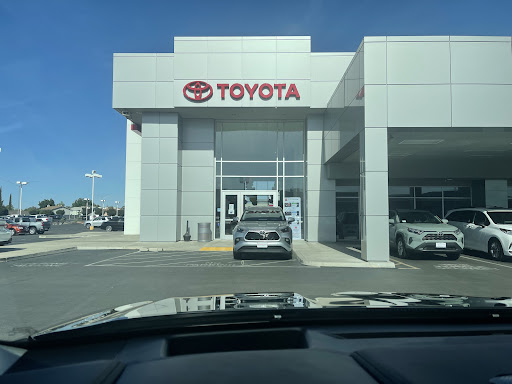 Toyota Dealer «Toyota Town of Stockton», reviews and photos, 2150 E Hammer Ln, Stockton, CA 95210, USA