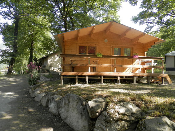 Camping Le Bois Joli à Saint-Martin-sur-la-Chambre