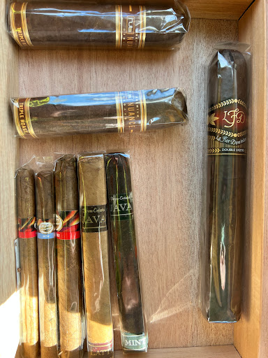 Cigar Shop «Olde Towne Tobacconist», reviews and photos, 719 Caroline St, Fredericksburg, VA 22401, USA