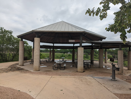 Riverwalk: Mission Rd Trailhead