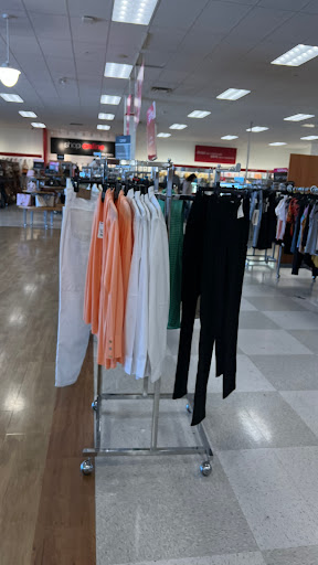 Department Store «T.J. Maxx & HomeGoods», reviews and photos, 103 S Mt Juliet Rd #610, Mt Juliet, TN 37122, USA