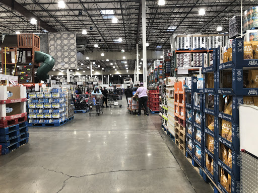 Warehouse store Salem