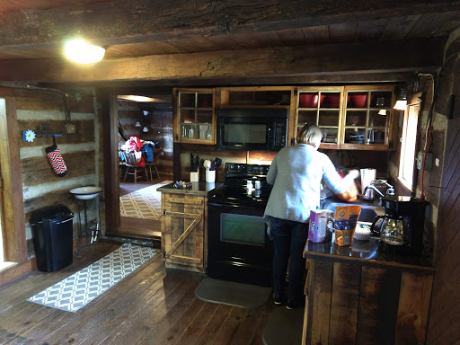 Lodge «Lydia Mountain Lodge and Log Cabins», reviews and photos, 3374 Spotswood Trail, Stanardsville, VA 22973, USA