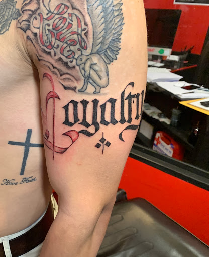 Explore manta ray tattoo ideas, creative tattoo ideas in Lexington, available at LexInk Tattoo