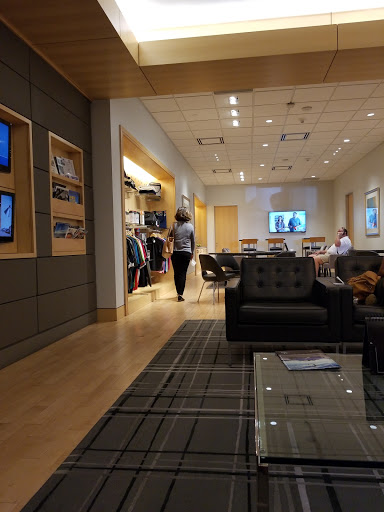 Mercedes Benz Dealer «Park Place Motorcars Mercedes-Benz Grapevine», reviews and photos, 1300 Texan Trail, Grapevine, TX 76051, USA