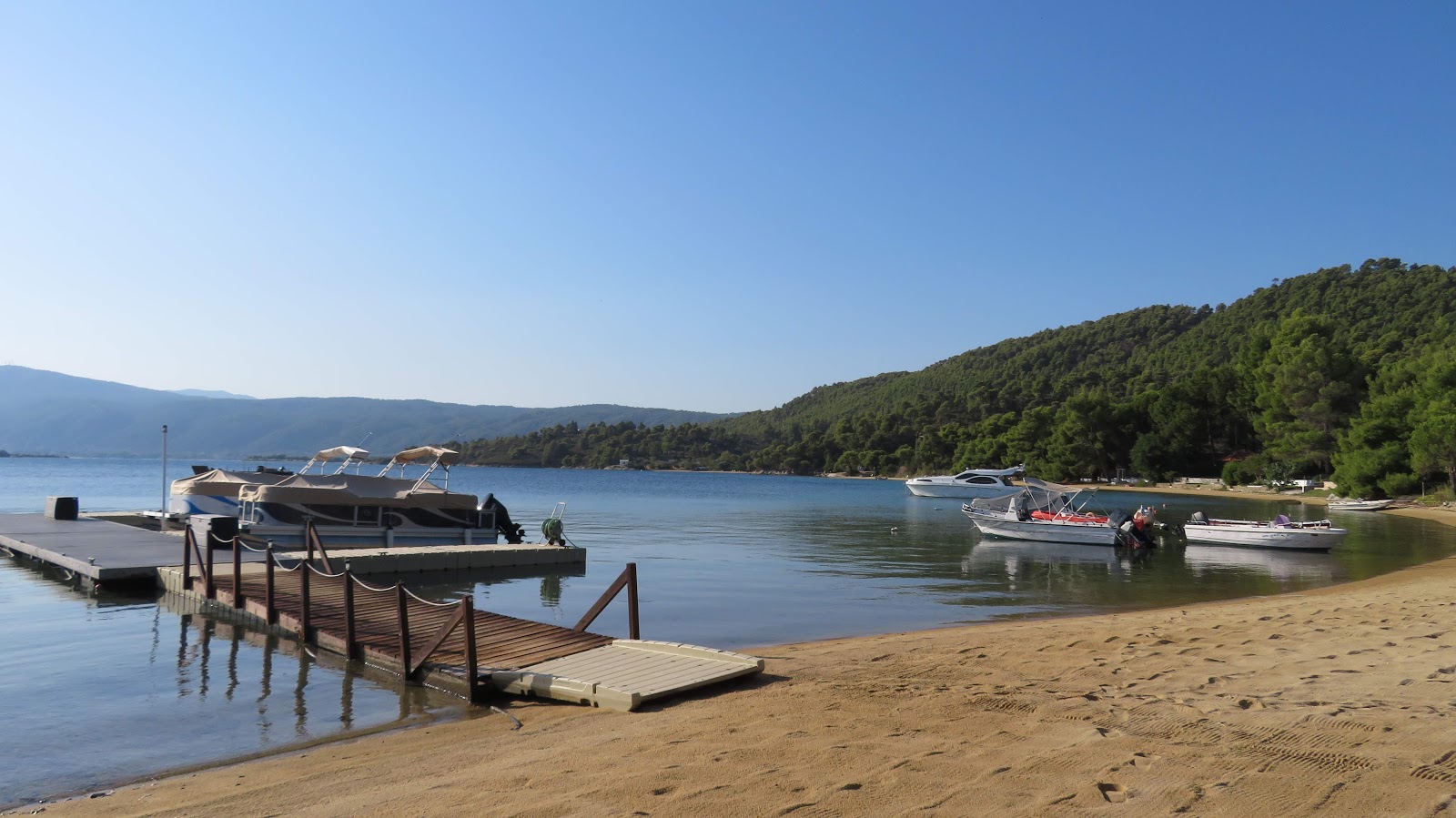 Foto von Philippos beach II mit kleine bucht