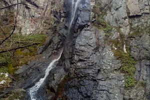 Устински водопад image