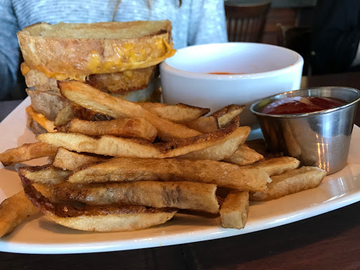 Restaurant «OTP Tap and Grill», reviews and photos, 1475 Holcomb Bridge Rd, Roswell, GA 30076, USA