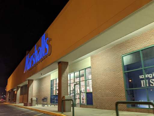 Shopping Mall «Stadium Plaza Shopping Center», reviews and photos, 10 Main St, Tewksbury, MA 01876, USA