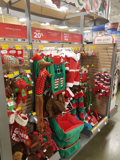 Pet Supply Store «PetSmart», reviews and photos, 6106 Shops Way, Northborough, MA 01532, USA