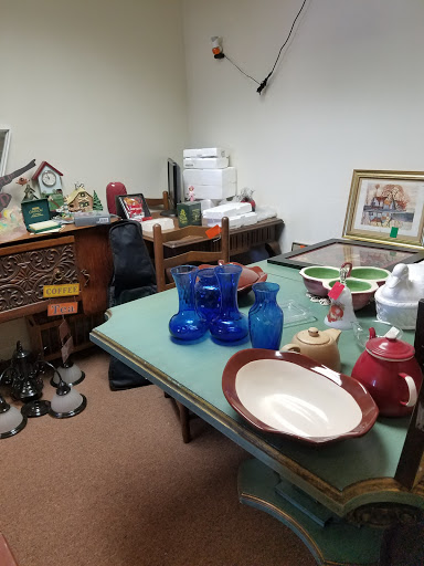 Consignment Shop «Brand Used Thrift And Consignment Shop», reviews and photos, 157 Dolson Ave, Middletown, NY 10940, USA