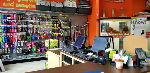 Pet Store «Petland», reviews and photos, 1514 Stonecreek Dr, Pickerington, OH 43147, USA