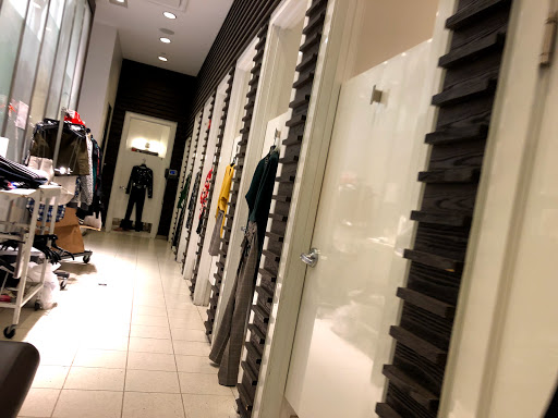 Clothing Store «Express», reviews and photos, 1625 Chestnut St, Philadelphia, PA 19103, USA