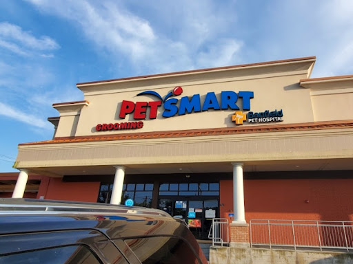 Pet Supply Store «PetSmart», reviews and photos, 1600 Marcus Ave, New Hyde Park, NY 11040, USA