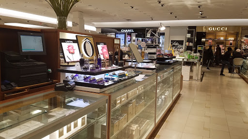 Department Store «Saks Fifth Avenue», reviews and photos, 26100 Cedar Rd, Beachwood, OH 44122, USA