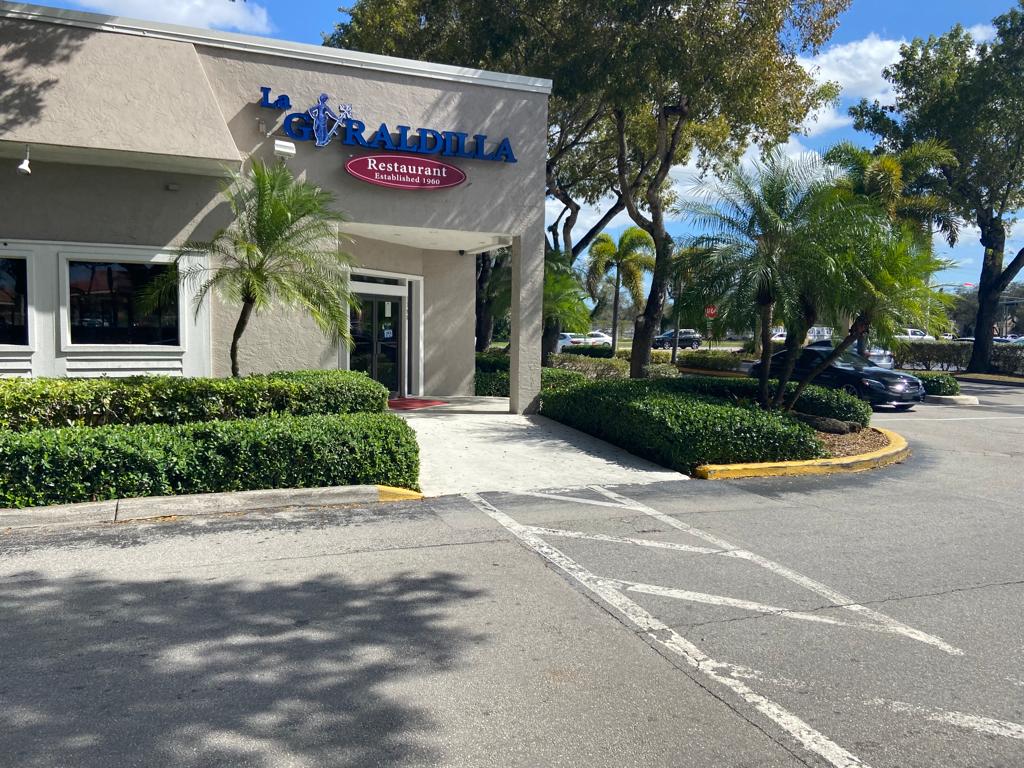 La Giraldilla Restaurant 33183