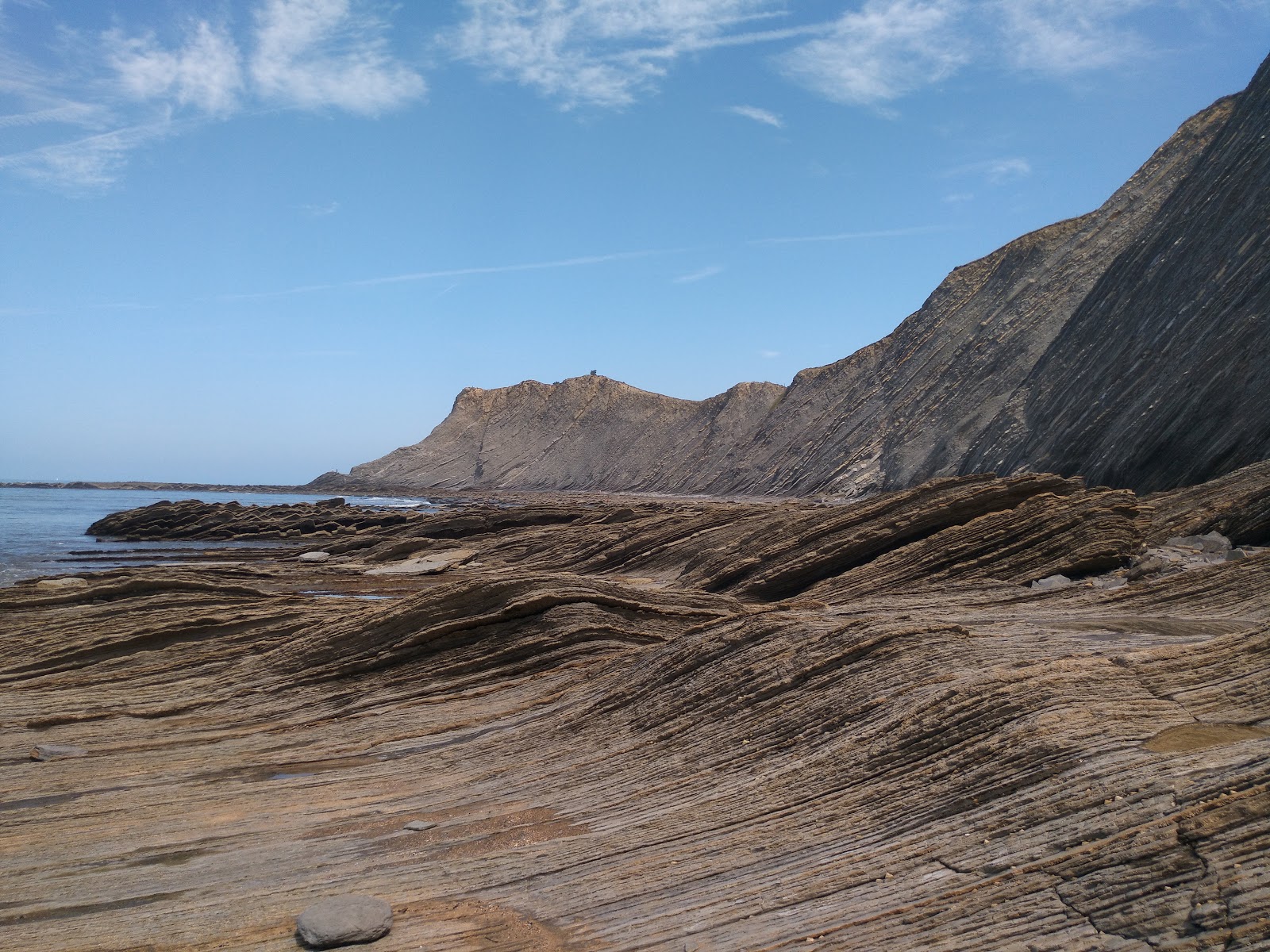 Φωτογραφία του Playa De Sakoneta και το όμορφο τοπίο του