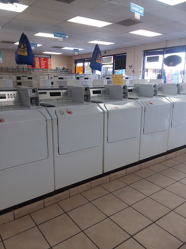 Laundromat «Holiday Plaza Laundromat», reviews and photos, 8485 N Wayne Rd, Westland, MI 48185, USA