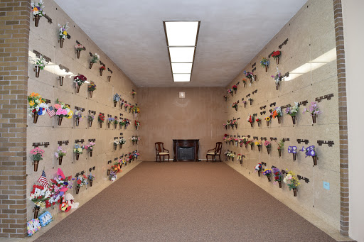 Funeral Home «Sunset Hills Cemetery, Funeral Home & Crematorium», reviews and photos, 4810 Willamette St, Eugene, OR 97405, USA