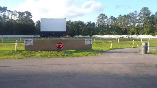 Drive-in Movie Theater «Highway 21 Drive In Movie Theater», reviews and photos, 55 Parker Dr, Beaufort, SC 29906, USA