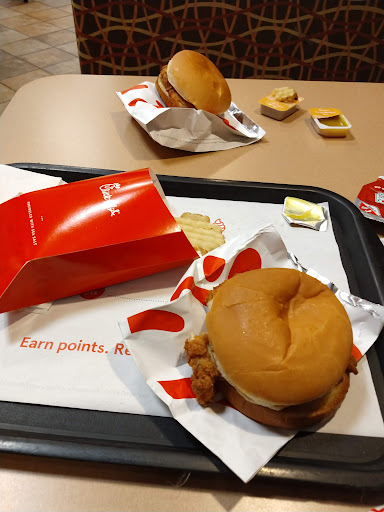 Fast Food Restaurant «Chick-fil-A», reviews and photos, 17365 Chesterfield Airport Rd, Chesterfield, MO 63005, USA