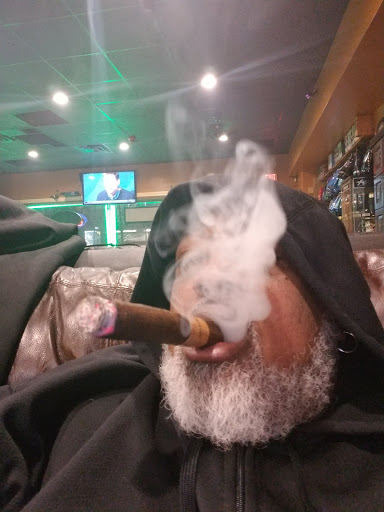 Tobacco Shop «Orange Cigar & More», reviews and photos, 278 Boston Post Rd, Orange, CT 06477, USA